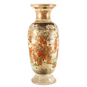 A large hand painted Satsuma vase detached from base/stand,…