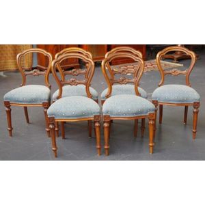 Set of 6 walnut balloon back chairs circa Edwardian period