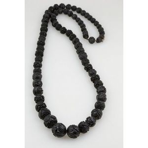 Victorian carved jet graduated bead necklace