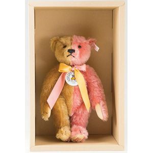 Boxed as new Steiff Club Year 2000 teddy bear, half golden…