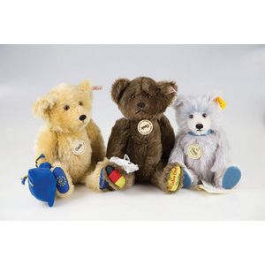 Boxed as new, miniature Steiff club 2004 teddy bear, light blue…