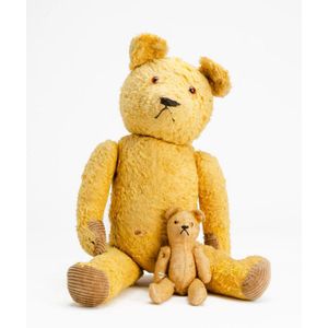 Two vintage straw filled teddy bears. Early to mid 20th century.…