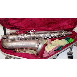 Good Buescher Aristocrat cased Saxophone with mouth piece, in…