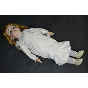 Heinrich Handwerck Bisque head doll, 24 inches marked…