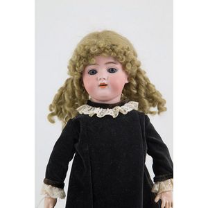 Simon & Halbig bisque doll, blue sleeping eyes, pierced ears,…