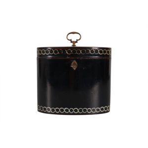 Tea caddy late 18th century Japanned black, papier mache petit…