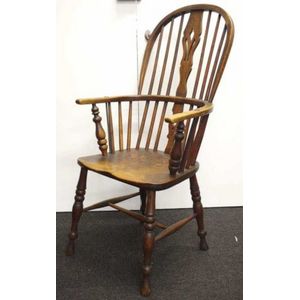 Antique English elm Windsor chair 55 cm wide, 111 cm high