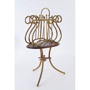 An English sheet music stand, cedar and brass, 19th century, 61…