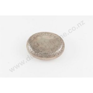 Victorian sterling silver snuff box, oval shape, engraved…