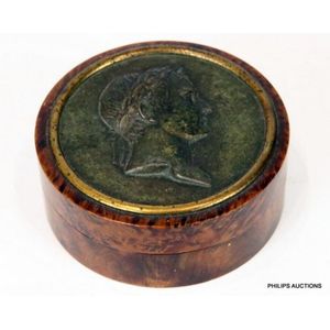 An antique burr walnut snuff box, 19th century of cylindrical…