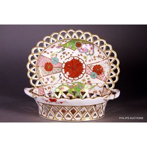 An early Spode Japanese pattern Chestnut basket and stand,&hellip;