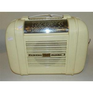 Vintage Bakelite radio - price guide and values