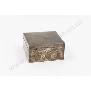George V sterling silver cigarette box plain square shape,…