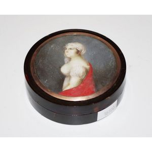 Antique tortoiseshell lidded trinket box with handpainted…