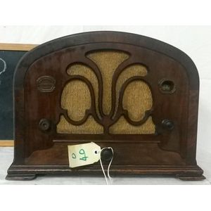 Atwater Kent, USA 1933, model 246, 6 valves, 'Breadloaf' chest…