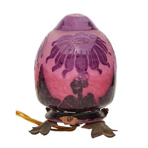 A La verre Francais 'Dahlias' cameo glass night light in purple,&hellip;