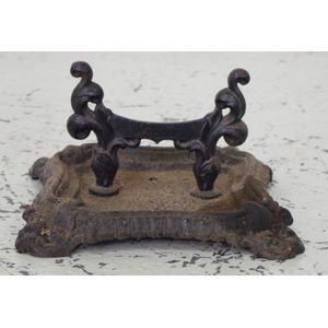 1890s Cast Iron English Setter Doggie Boot Scraper For Sale at 1stDibs  cast  iron dog boot scraper, cast iron boot scraper dog, animal boot scraper