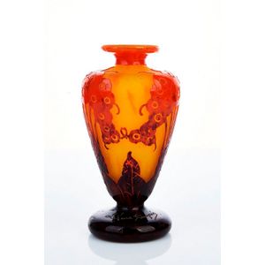 Le verre Francais, cameo glass vase, the yellow body overlaid&hellip;