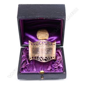 G. & T. Young (Dunedin) 9ct rose gold napkin ring, scalloped…