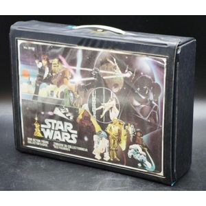 Star Wars vintage collectors case including 39 figures. Series…