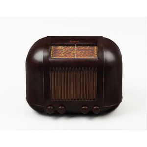 Kriesler 'Midget Soccer Ball' brown Bakelite mantel radio,…