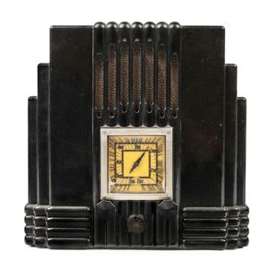 A.W.A. The Fisk Radiolette 'Empire State' black Bakelite mantel…