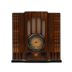 G.E. (general electric) timber cased mantel radio, 27 cm high,…