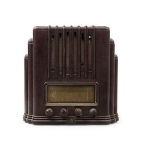 A.W.A. 'Big Brother' Empire state brown Bakelite mantel radio,…
