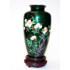 Good Japanese decorated cloisonne vase blossom decorated, on…