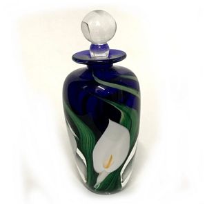 Peter Raos art glass 'Lilies', scent bottle, three arum lilies…
