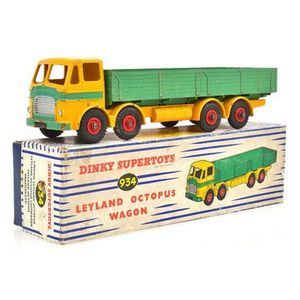 Dinky no. 934 Leyland Octopus wagon in original box (VG - E box…