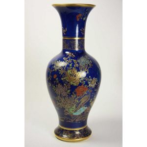 An impressive Carlton Ware vase, circa 1916, the large baluster&hellip;