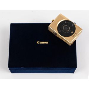 Canon: Elph Ixus 18k gold-plated Limited Edition complete kit…