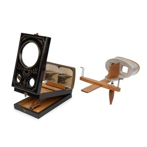 Underwood & Underwood: Hand-held stereo viewer, circa 1901…