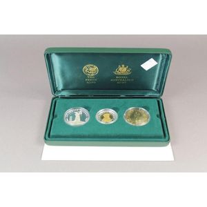 Donald Bradman collectors coin proof cased set. Approx 99.9…