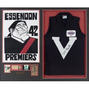 Dick Reynolds (Essendon), display comprising signature on…
