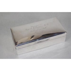 George V sterling silver cigar box London 1924, wood lined.…