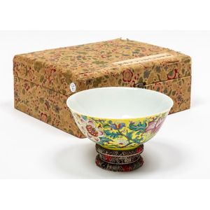 bats' bowl, bearing a Jiaqing six-character mark. D 15 cm A…