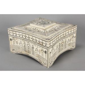 Wonderful Indian Vizagapatam ivory box and cover, of handsome…
