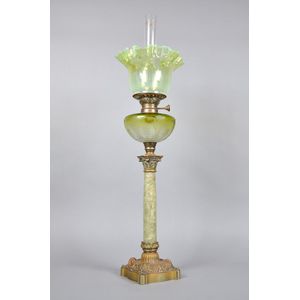 Exceptional quality Victorian banquet kerosene lamp, green…