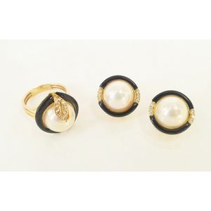 Classic Chanel Earrings - 324 For Sale on 1stDibs
