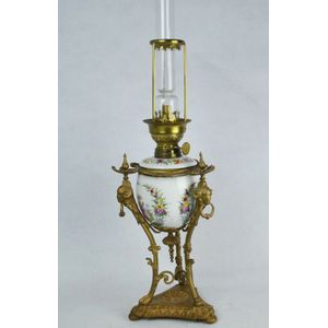 Victorian oil lamp, height 48 cm
