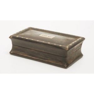 Georgian tortoiseshell snuff box with gold inlay, width 6.5 cm…