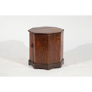 George III oak octagonal cellaret with hinged lid and original&hellip;