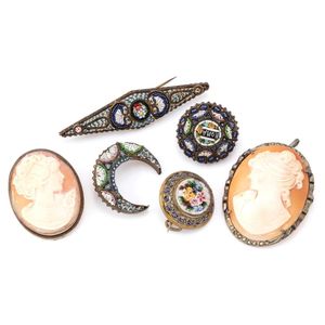 Vintage Italian cameo and mosaic brooches, 2 oval carved cameo&hellip;