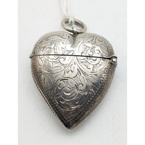 VINTAGE LARGE STERLING SILVER ENAMEL HEART LOCKET PENDANT NECKLACE FLORAL  ORNATE