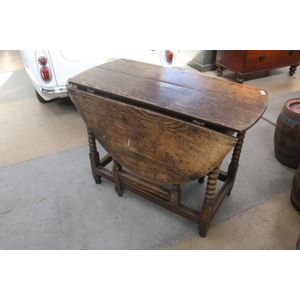 Elm gateleg table, peg Dowelled, 18th century