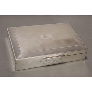 Elizabeth II sterling silver table cigarette box and cover,…