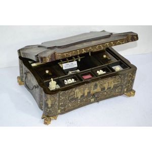 Exceptional 19th century Chinese lacquered and gilt decorated…