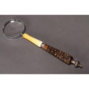 Magnifying glass, with an antler and ivorine handle, length 20.…